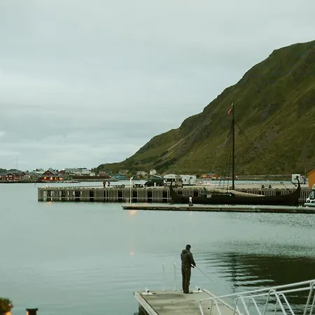 #lofoten Ved Sjoen